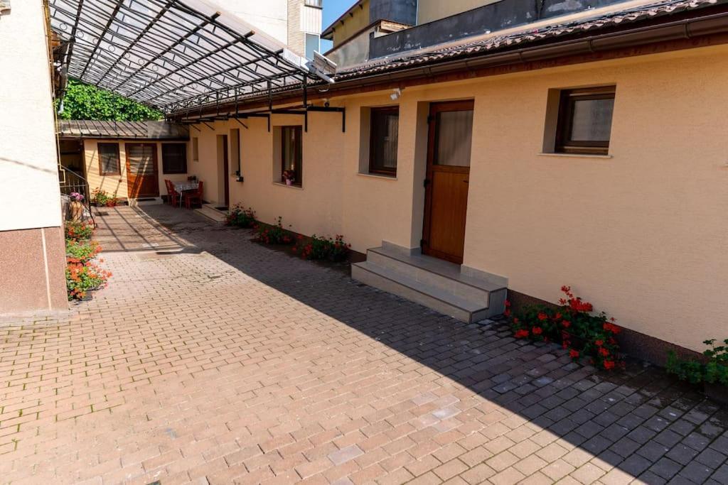Ferienwohnung La Bebe 3 Hunedoara Exterior foto